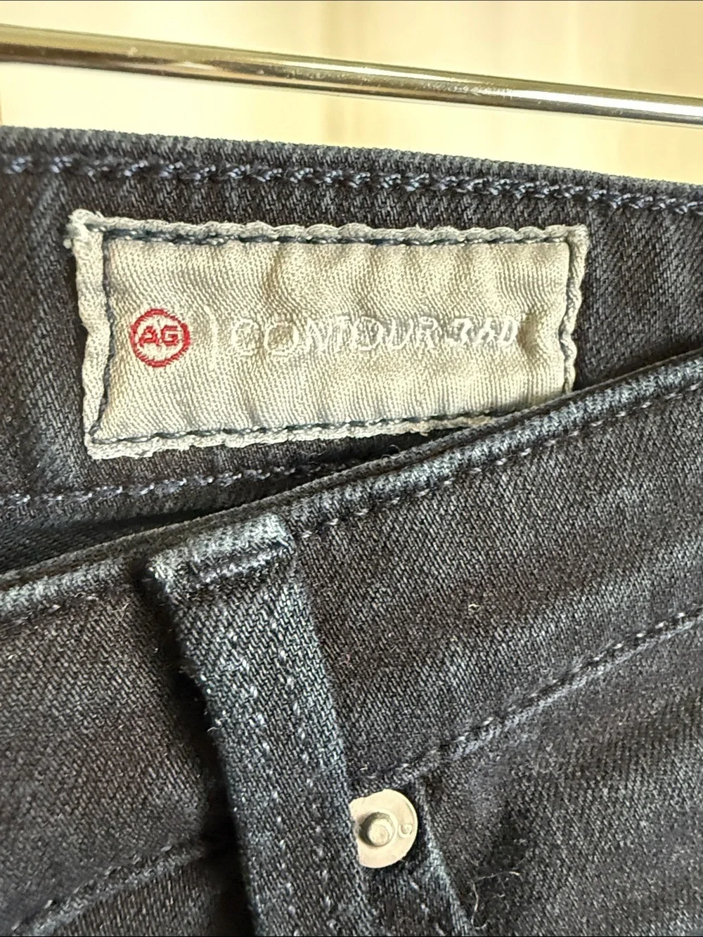 AG Contour 360 The Prima Mid Rise Cigarette Jeans in Deep Navy Sz 26 (B7)